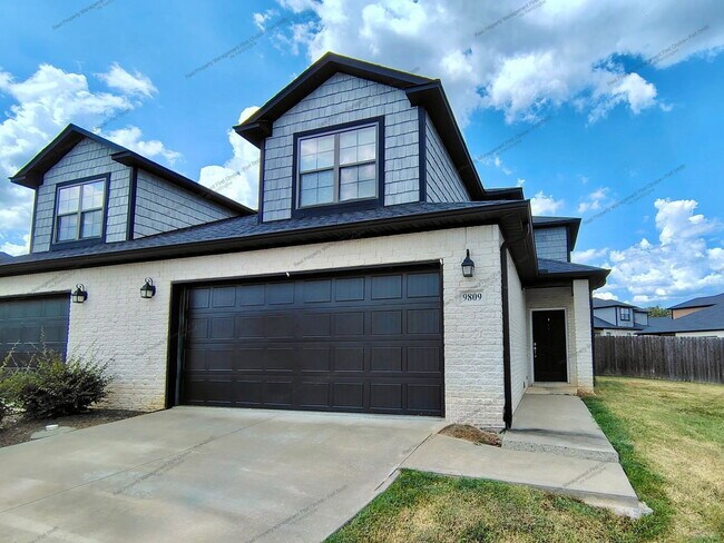 Building Photo - 9809 Mylea Cir