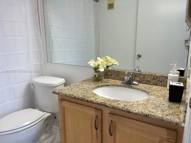 Building Photo - 770 Claughton Island Dr