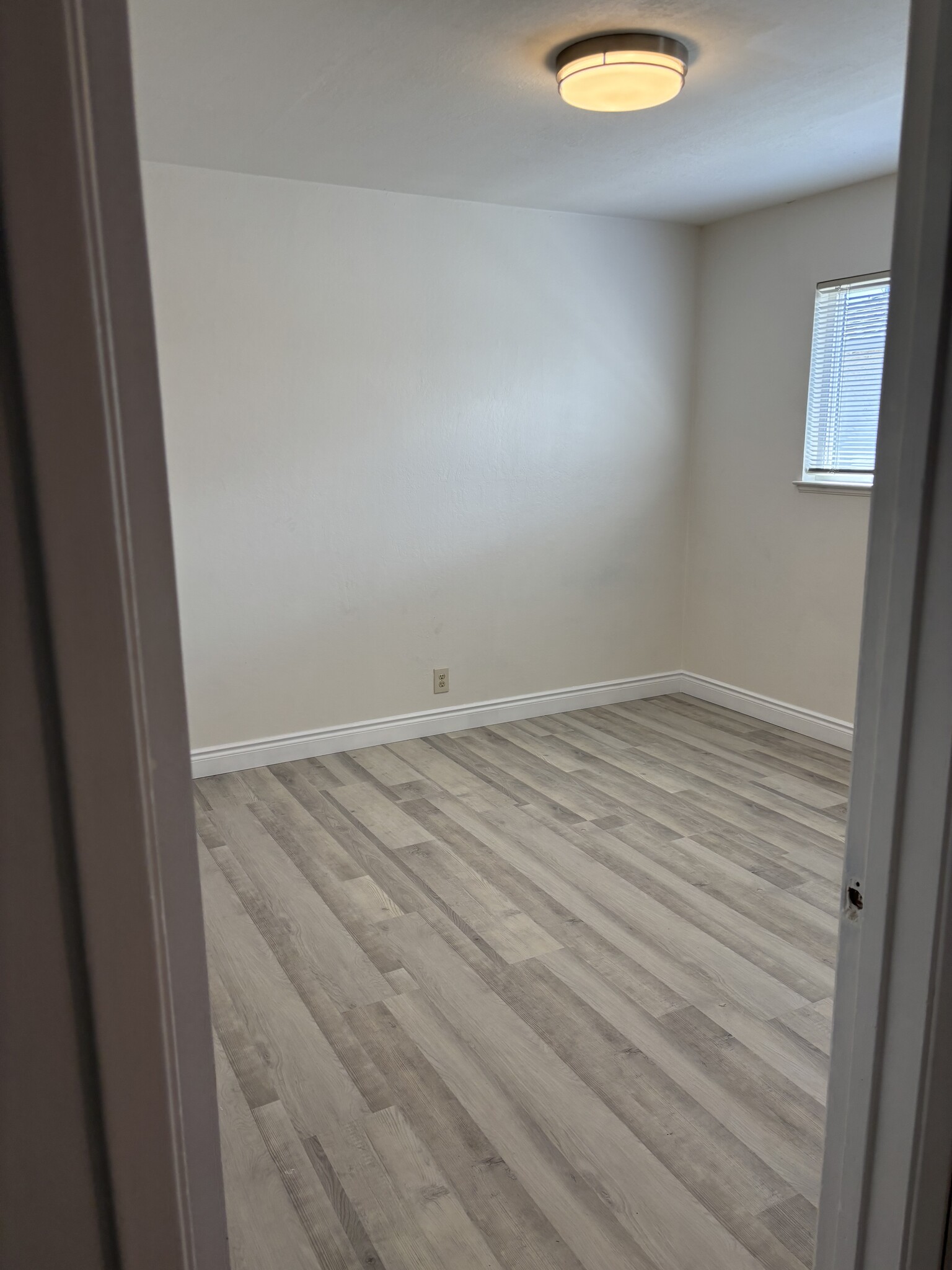 Building Photo - 643 Bolton Ct