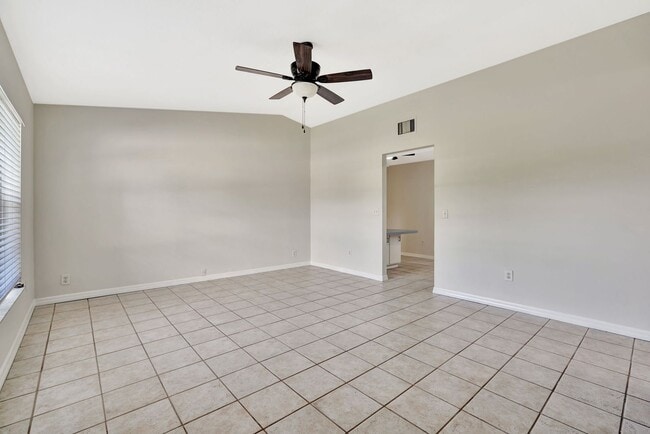 Building Photo - Beachside Bliss in Hobe Sound – Move-In Re...