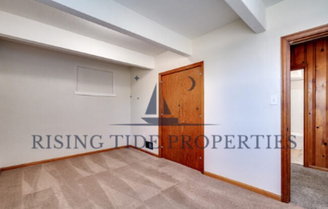 Building Photo - 2500 Marimont Dr