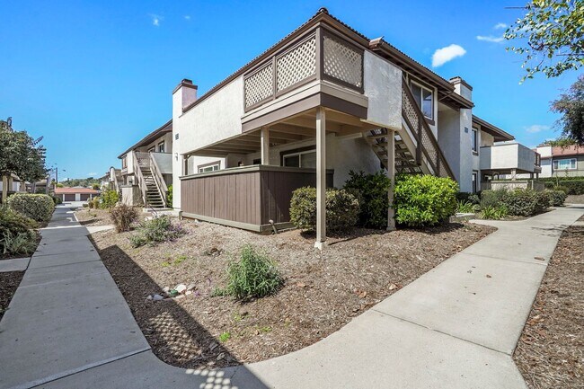 Building Photo - Santee Condo 3 bedroom Upstairs Unit.