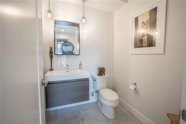 Building Photo - 536 4th Ave S