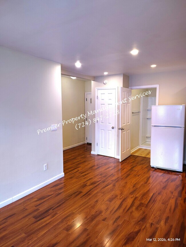 Building Photo - 602 Sheffield Ave