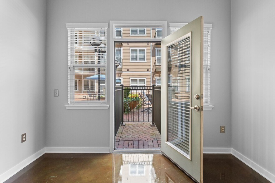 Building Photo - 3000 Vanderbilt Pl