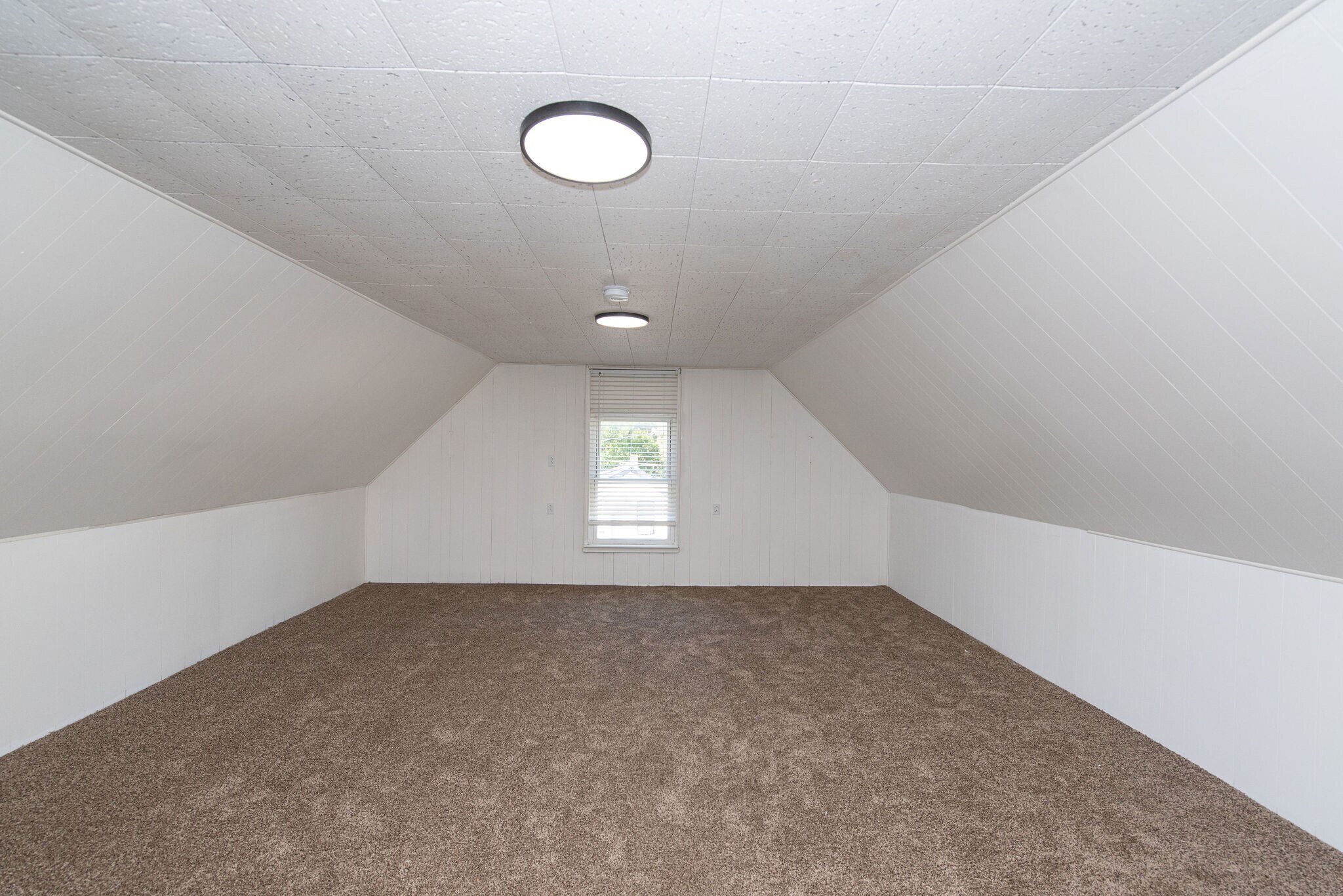 Building Photo - 718 Wachendorf St