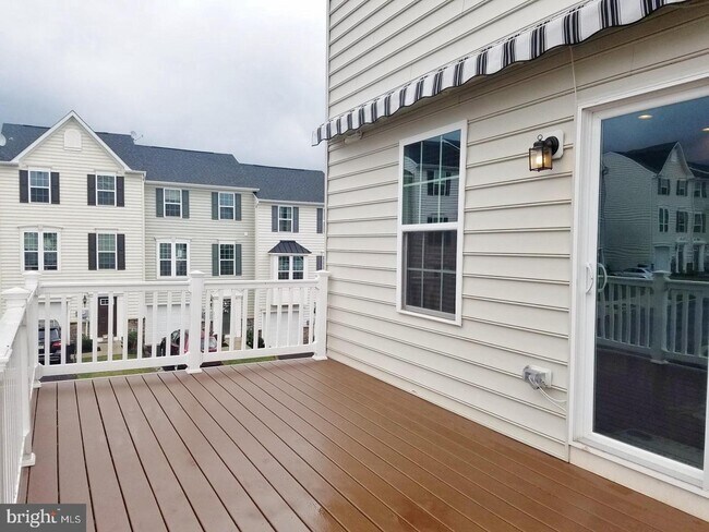 Building Photo - 611 Washington Sq