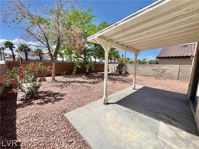 Building Photo - BEAUTIFUL 3 BEDROOM HOME IN SUMMERLIN