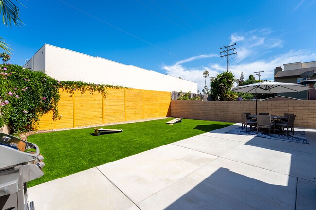 Building Photo - 2407 Pierpont Blvd
