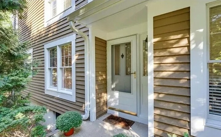 Building Photo - 8 Harrow Ln