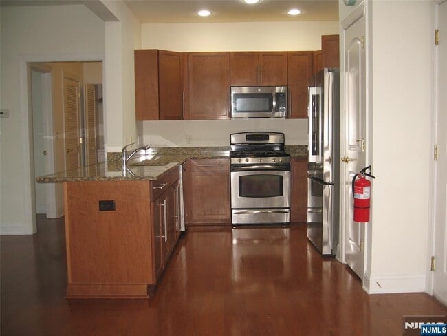 Building Photo - 2411 Windsor Park Ct