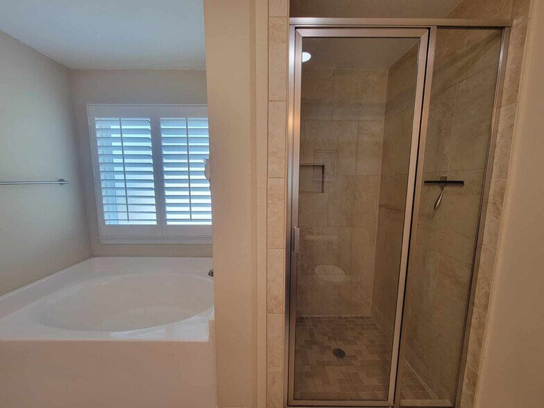 Building Photo - 129 Grayling Way