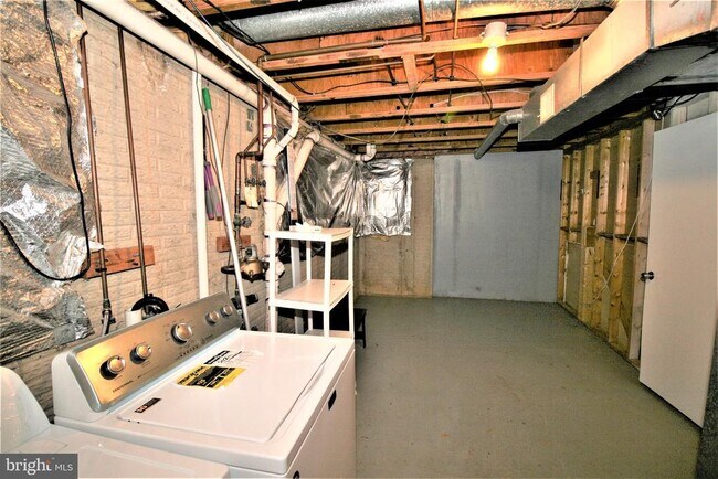 Building Photo - 10602 Tuppence Ct