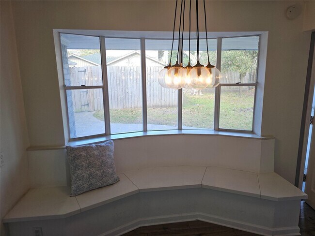 Building Photo - 9738 Braesmont Dr