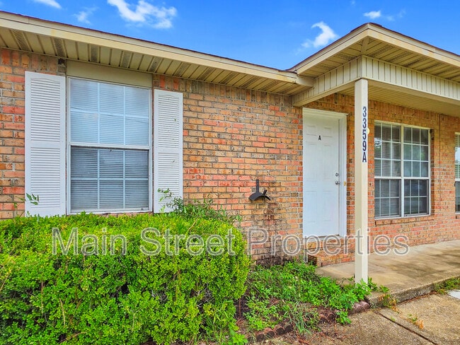 Building Photo - 3359 Green Briar Cir