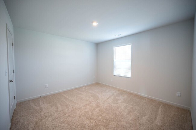 Building Photo - 321 Suhani Ln