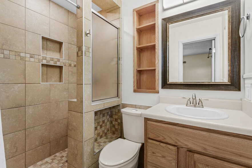 Building Photo - 840 W Davis St