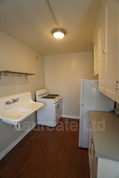 Building Photo - 1340 E 14th Ave