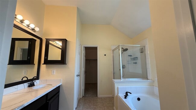 Building Photo - 7206 Bethany Bay Dr