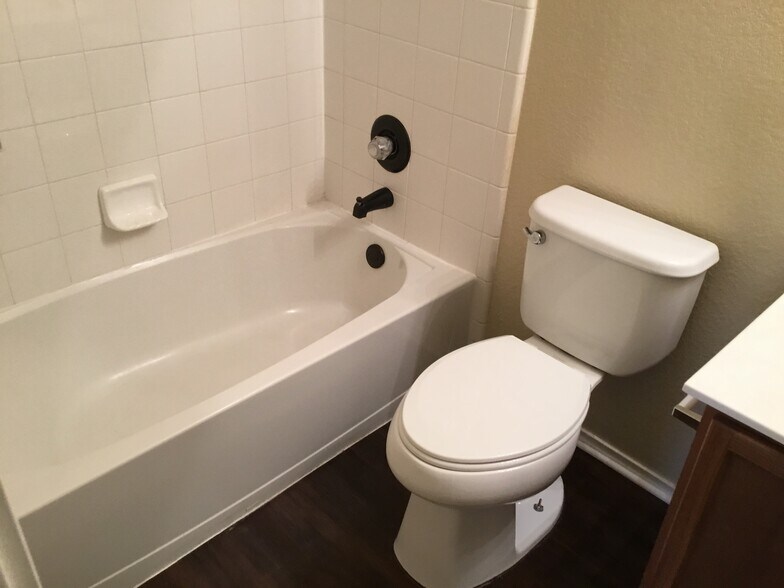 Building Photo - 150 Myrtle St