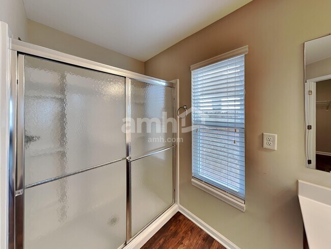 Building Photo - 804 Commerce Trl