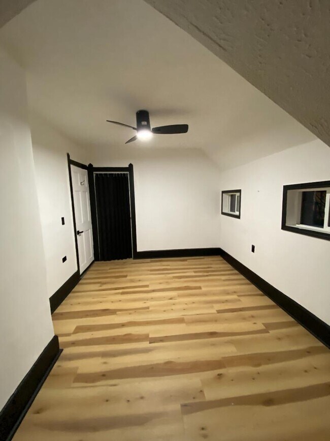 Building Photo - 2173 E 73rd St