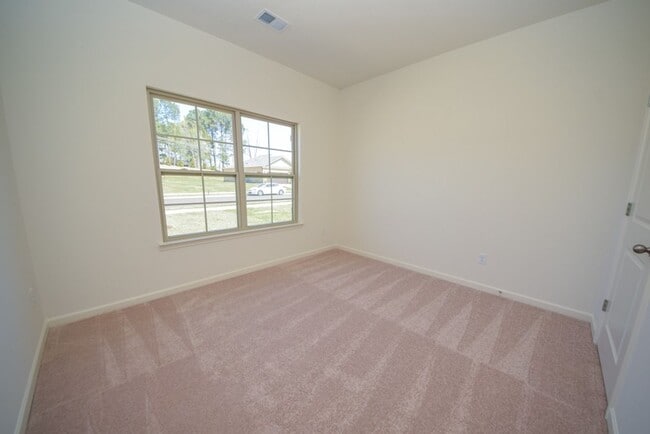 Building Photo - DR Horton built home in 2021; 3 bed, 2 bath home in Atoka.