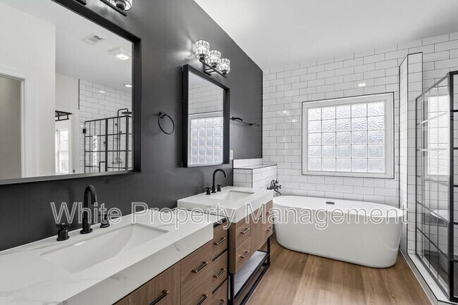 Building Photo - 11012 Southfield Dr