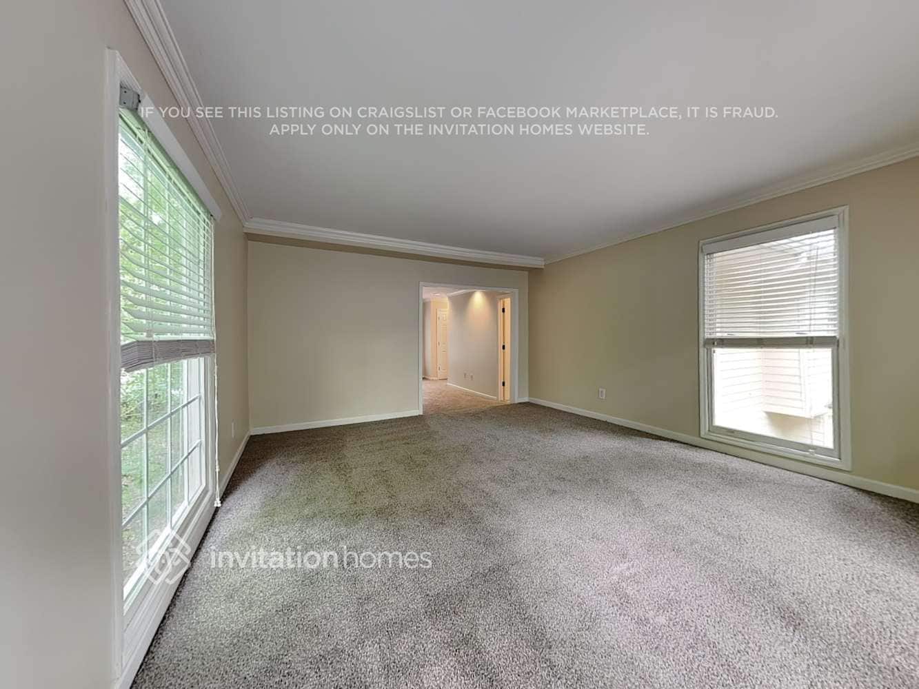 Building Photo - 9320 N Lake Dr