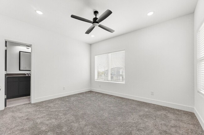 Building Photo - 3008 Alpha Wolf Ct