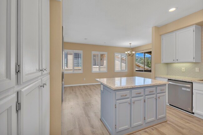Building Photo - 3183 Dehesa Rd