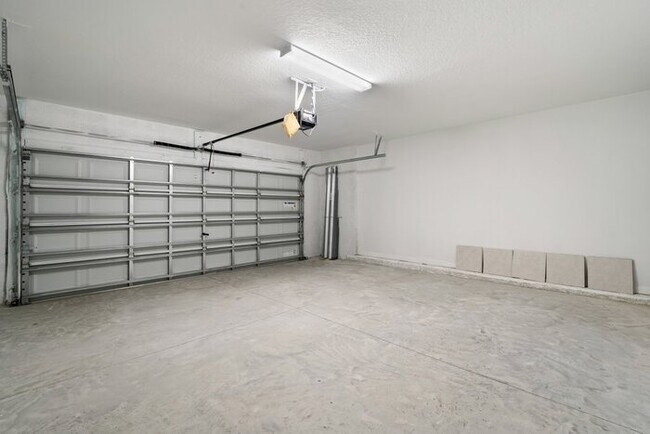 Building Photo - Brand New Home For Rent in South Creek