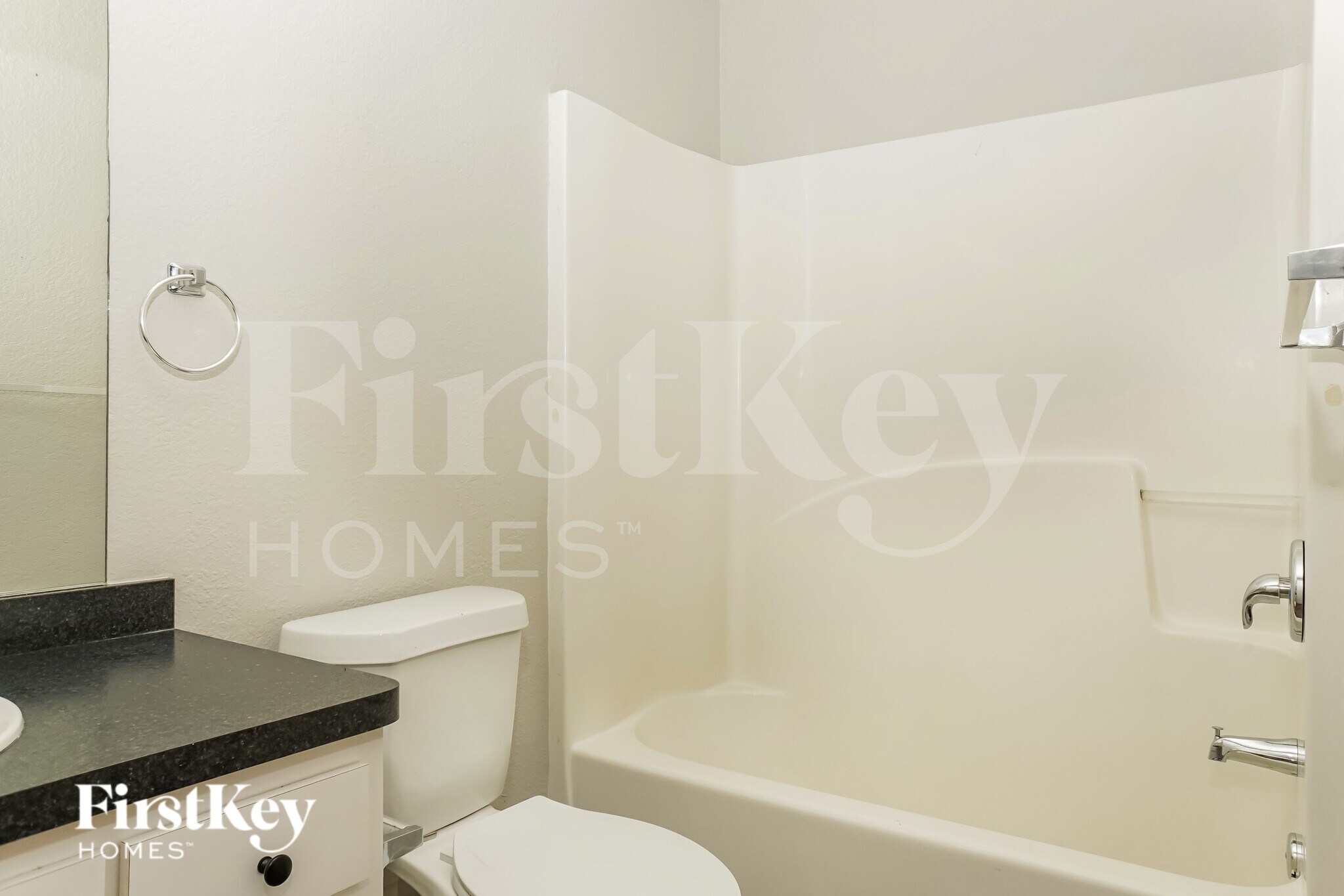 Building Photo - 3240 Alesio Ave