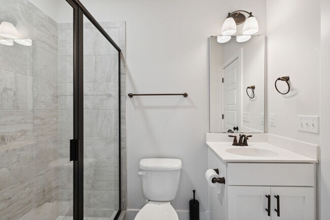 Building Photo - Gorgeous 4 Bedroom Home in the Heart Of Durham! **APPLICATIONS PENDING**