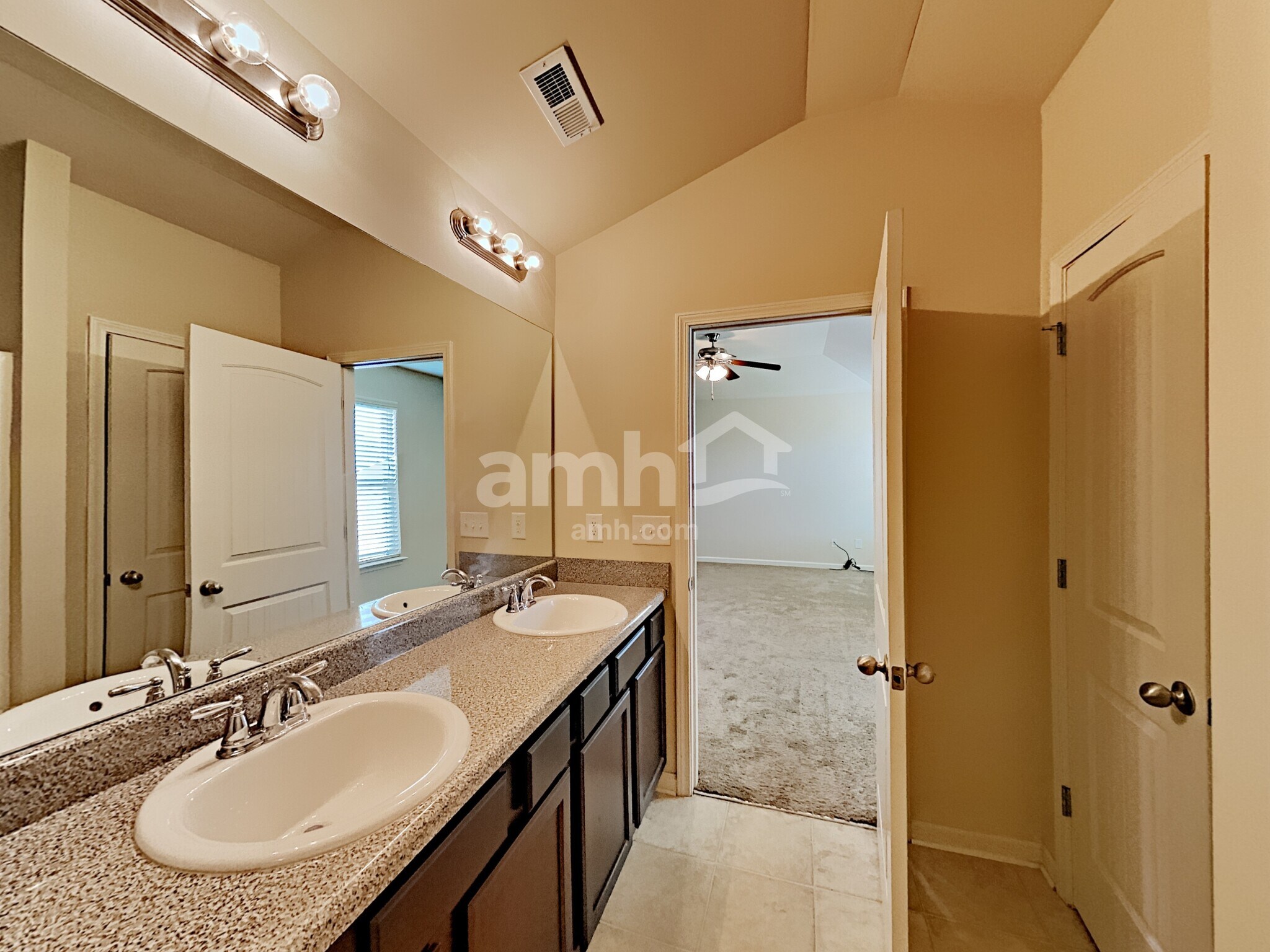 Building Photo - 248 Bandelier Cir