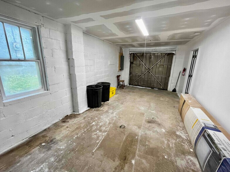 Building Photo - 117 N Arthur Ave