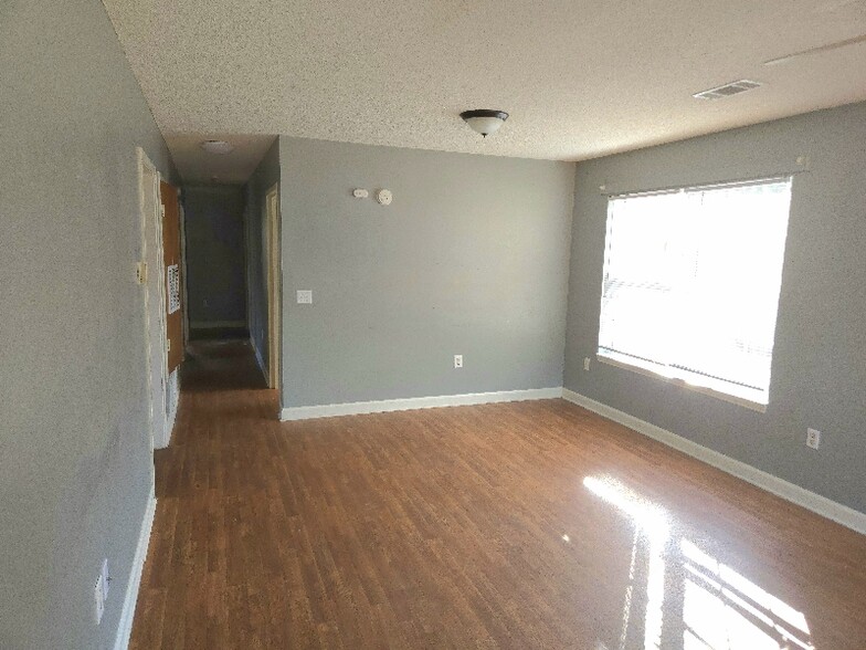 Building Photo - 3669 Earl St