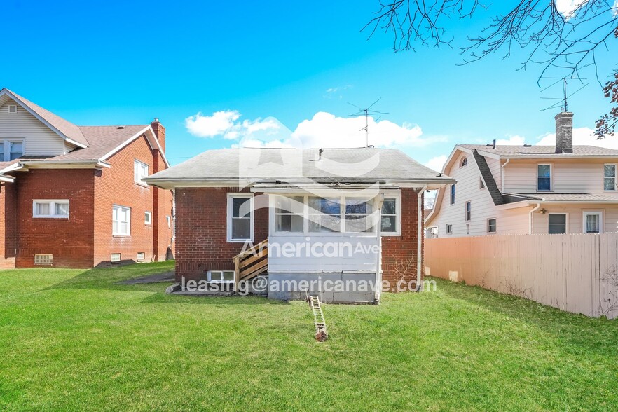 Building Photo - 814 Dover Ave