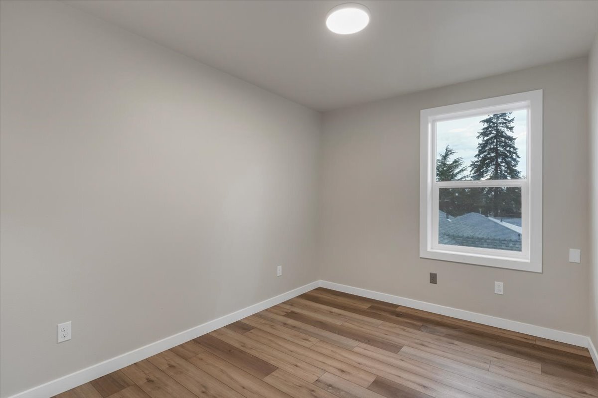 Building Photo - 1094 15th St SE