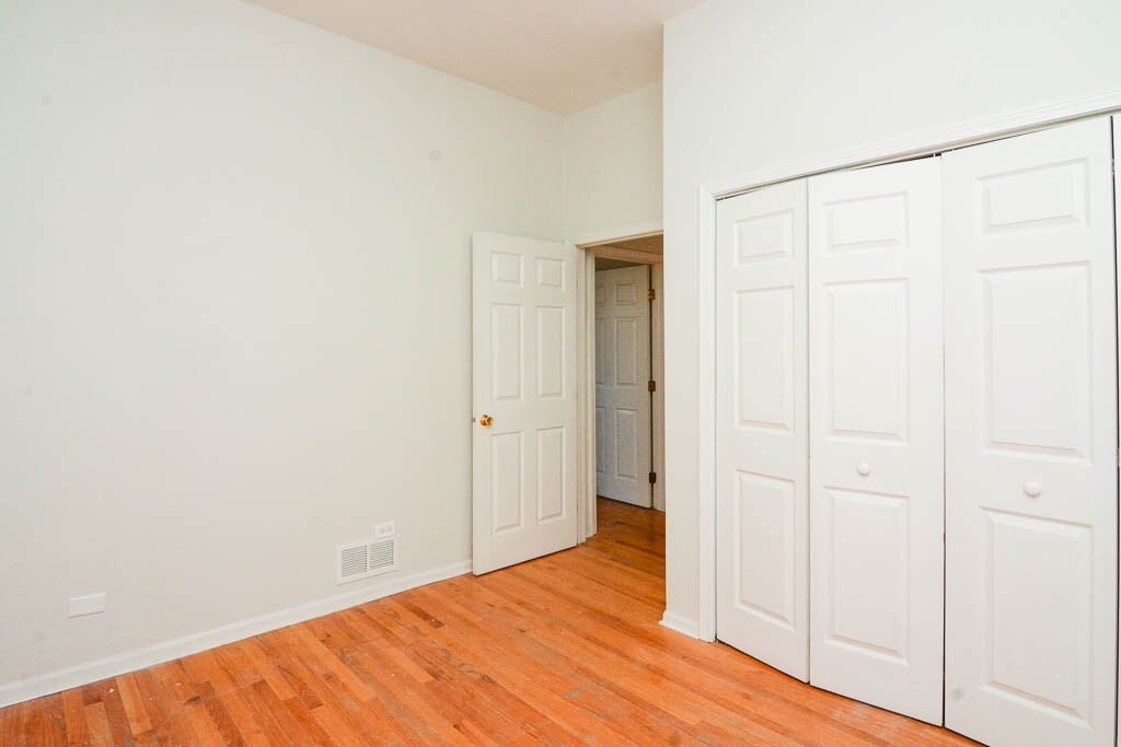 Building Photo - 1129 N Winchester Ave