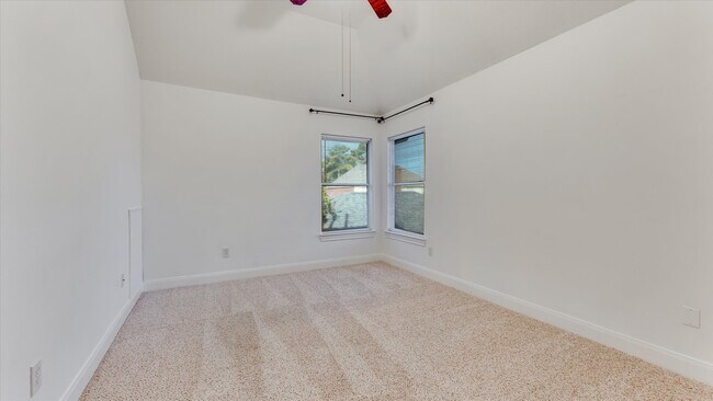 Building Photo - 15603 Twisting Springs Dr