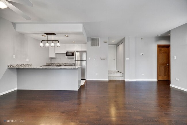 Building Photo - 1730 W Terra Cotta Pl