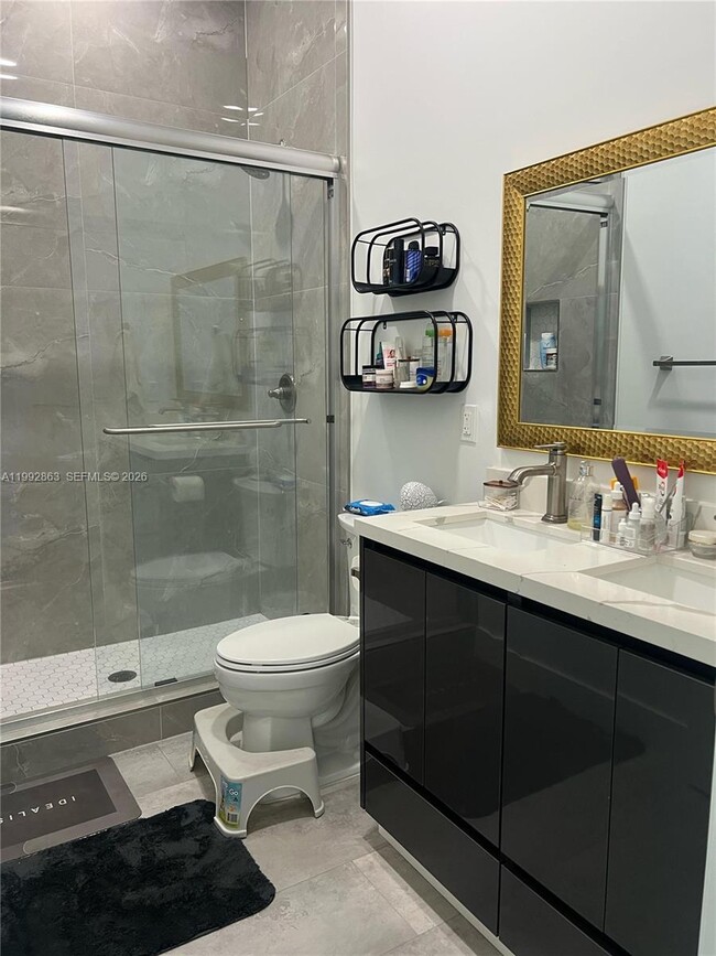 Building Photo - 2342 McKinley St