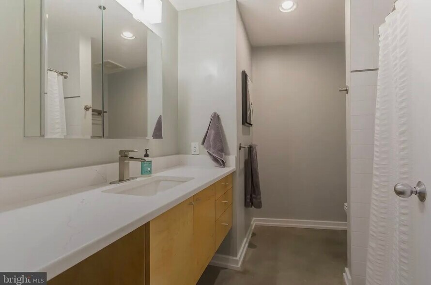 Building Photo - 1147 N 4th St