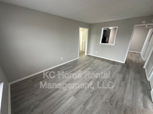 Building Photo - 812 Saddlewood St