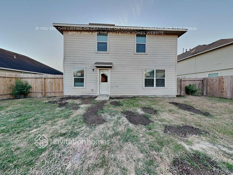 Building Photo - 12618 Mountain Daisy Rd