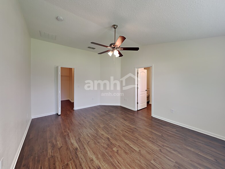 Building Photo - 2842 Woodstone Dr