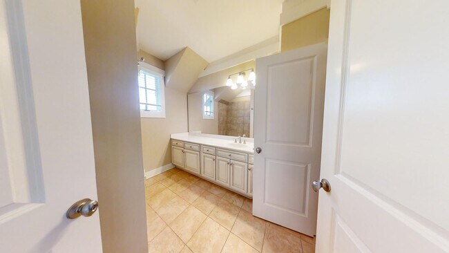 Building Photo - 986 Pembroke Pl