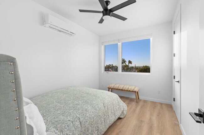 Building Photo - Modern 1x1 - Premier National City Location. Immediate Move-In!