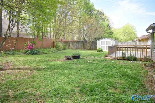 Building Photo - 105 Buttercup Ln